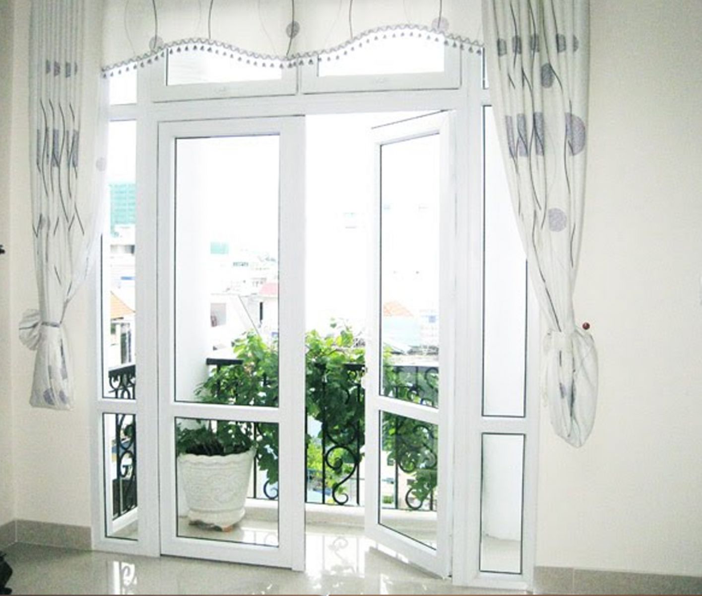 Cửa nhựa lõi thép uPVC giá rẻ