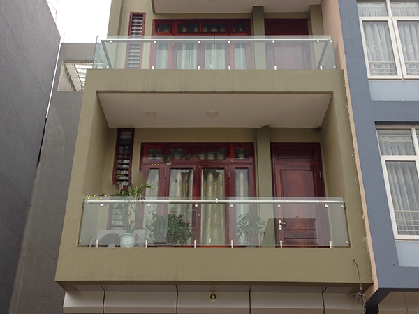 lan can kính, cầu thang kính, mái che kính cường lực giá rẻ