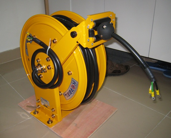 Ru l&ocirc; cuốn c&aacute;p điện kiểu l&ograve; xo ALE - 415 - 3