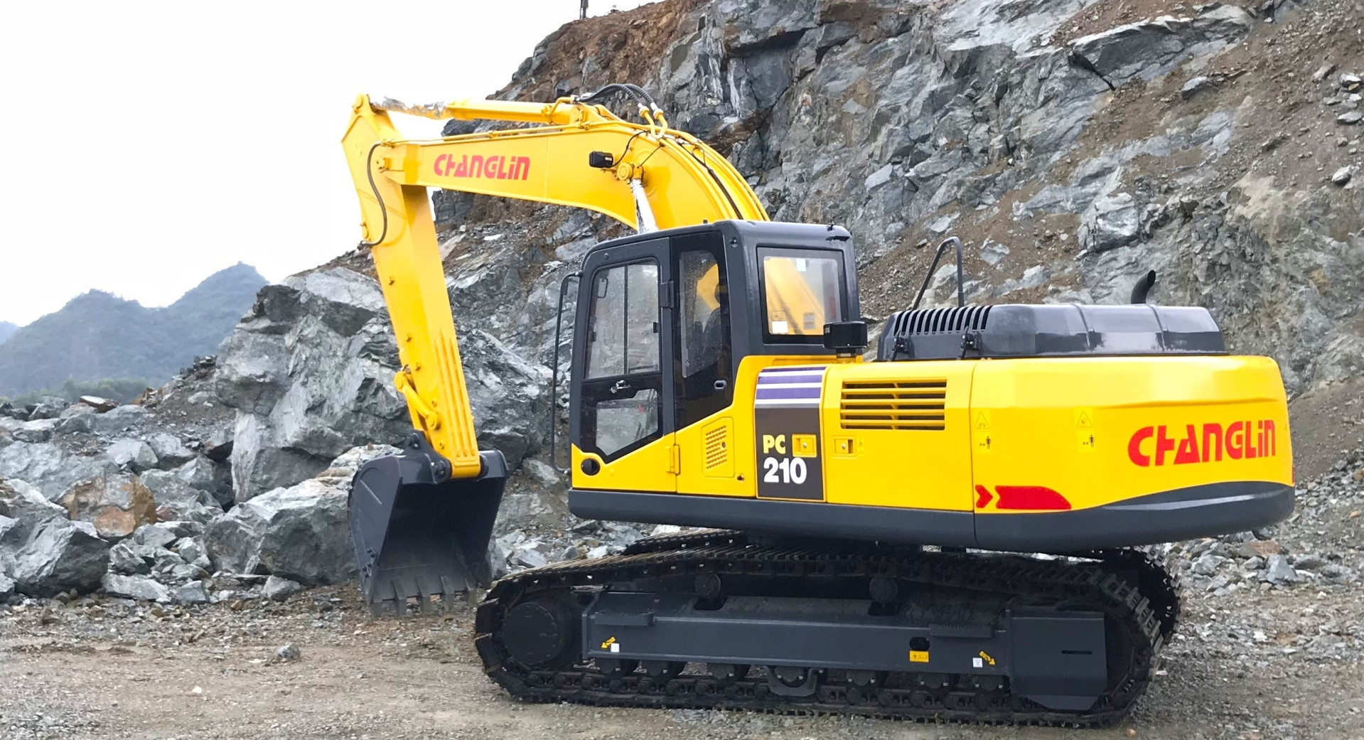 Máy xúc đào Komatsu PC200-8/ PC200-10