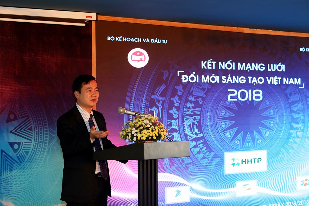 Hơn 100 nhà khoa học trẻ tài năng trong và ngoài nước trao đổi về phát triển KH&CN;