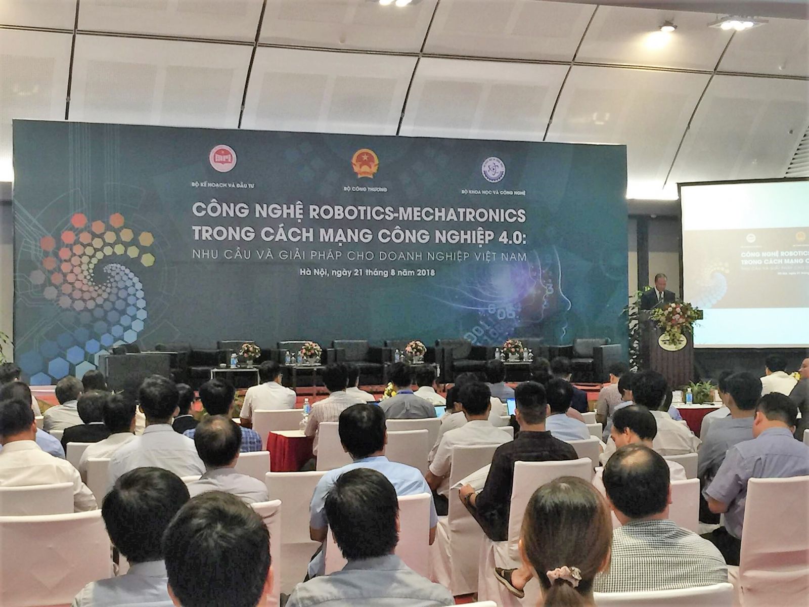 Cần hình thành mạng lưới các nhà khoa học hỗ trợ doanh nghiệp 4.0