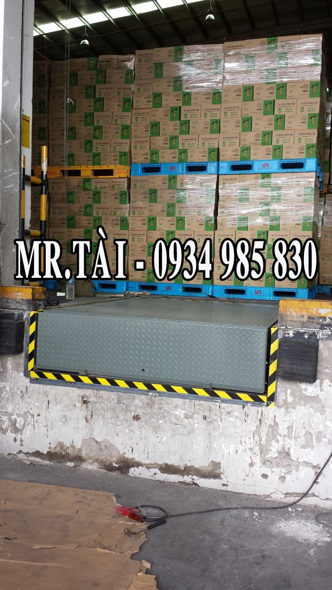 Sàn nâng tự động (Dock leveler)