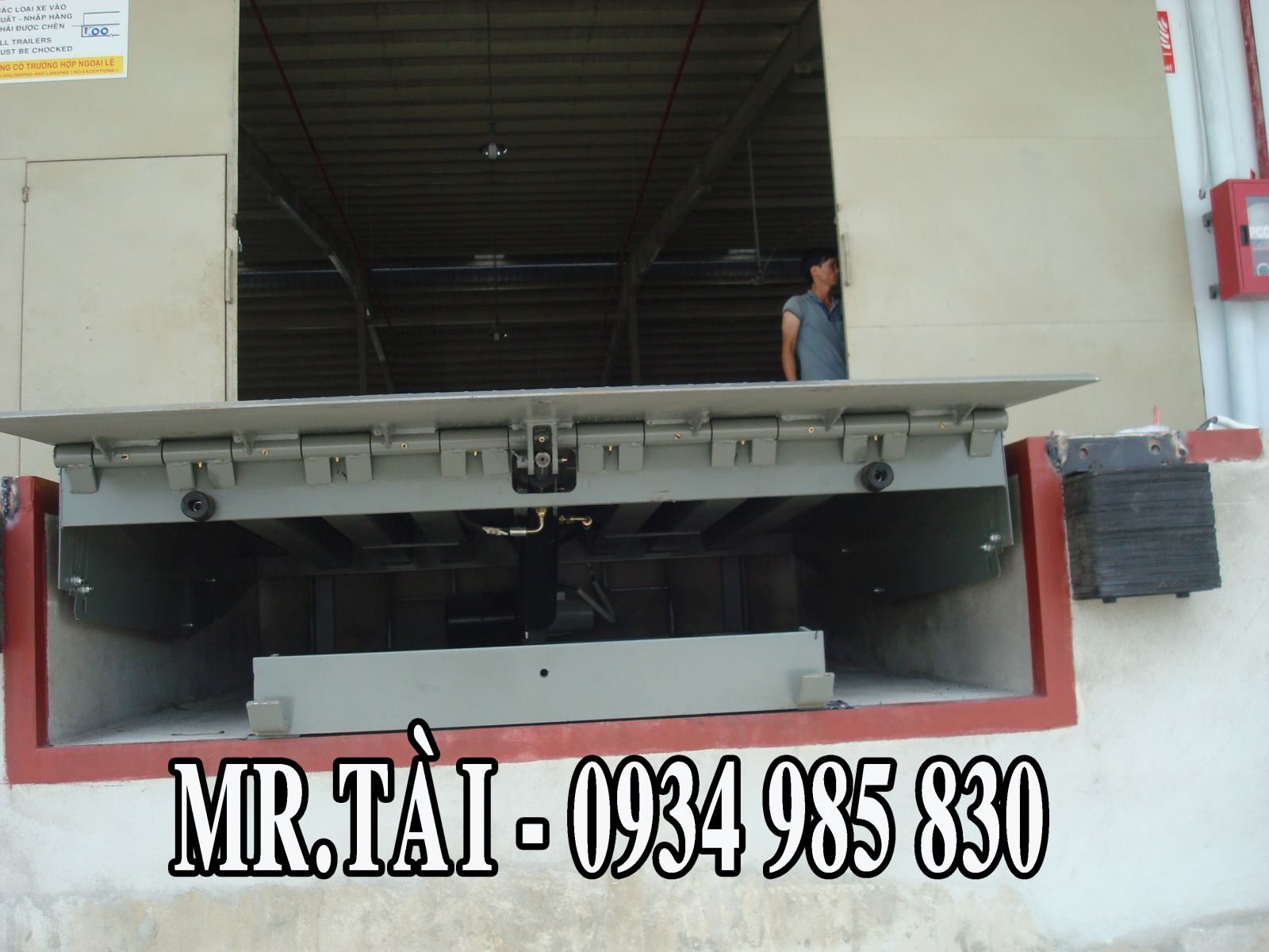 Sàn nâng tự động (Dock leveler)