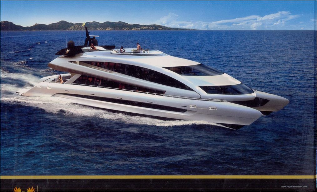 Du thuyền hai thân CT135