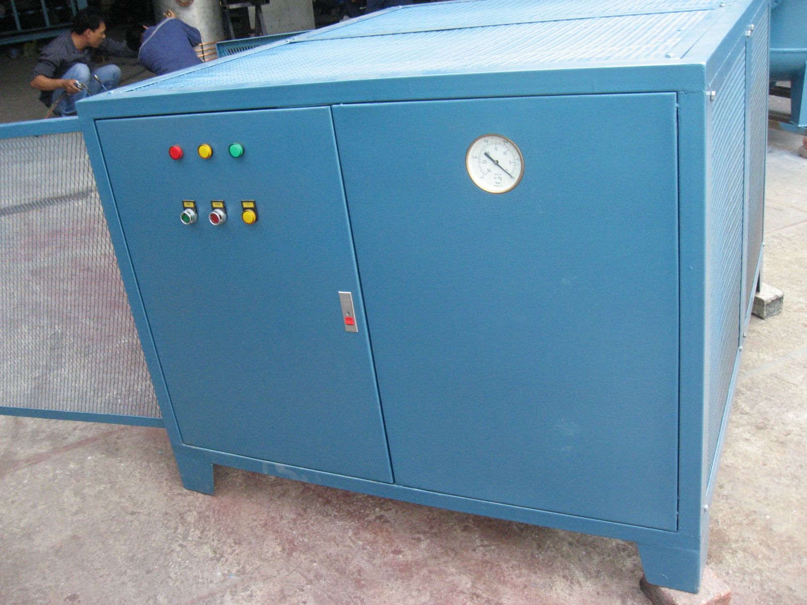 Máy hút chân không-  Dây chuyền kiểm định chai gas