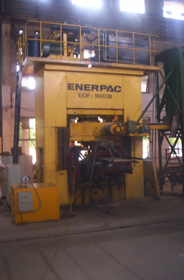 Máy ép gạch chịu lửa 1600T