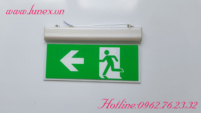 Đèn exit kính trong có chỉ hướng Lilang