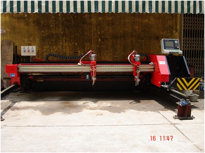 Máy cắt kim loại tấm CNC - Model CP 30600CNC